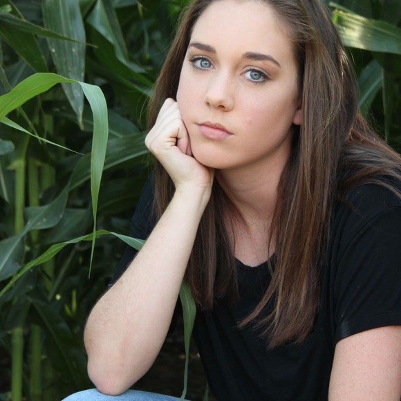 Meet your Posher, Skylar - Picture 3 of 8